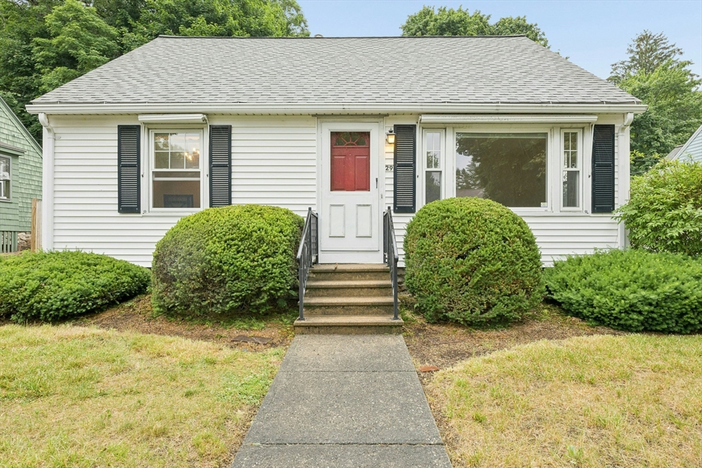 29 Courtland Street, Worcester, Massachusetts, 3 Bedrooms Bedrooms, 6 Rooms Rooms,1 BathroomBathrooms,Residential,For Sale,Courtland Street,73539325