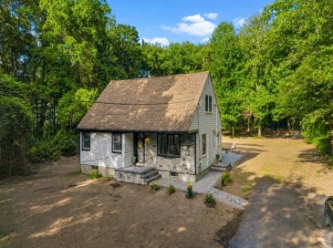 380 Brayton Rd, Tiverton, Rhode Island, 3 Bedrooms Bedrooms, 6 Rooms Rooms,2 BathroomsBathrooms,Residential,For Sale,Brayton Rd,73540290 380 Brayton Rd, Tiverton, Rhode Island, 3 Bedrooms Bedrooms, 6 Rooms Rooms,2 BathroomsBathrooms,Residential,For Sale,Brayton Rd,73540290