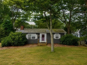 57 Oak St, Falmouth, Massachusetts, 2 Bedrooms Bedrooms, 4 Rooms Rooms,1 BathroomBathrooms,Residential,For Sale,Oak St,73540273 57 Oak St, Falmouth, Massachusetts, 2 Bedrooms Bedrooms, 4 Rooms Rooms,1 BathroomBathrooms,Residential,For Sale,Oak St,73540273