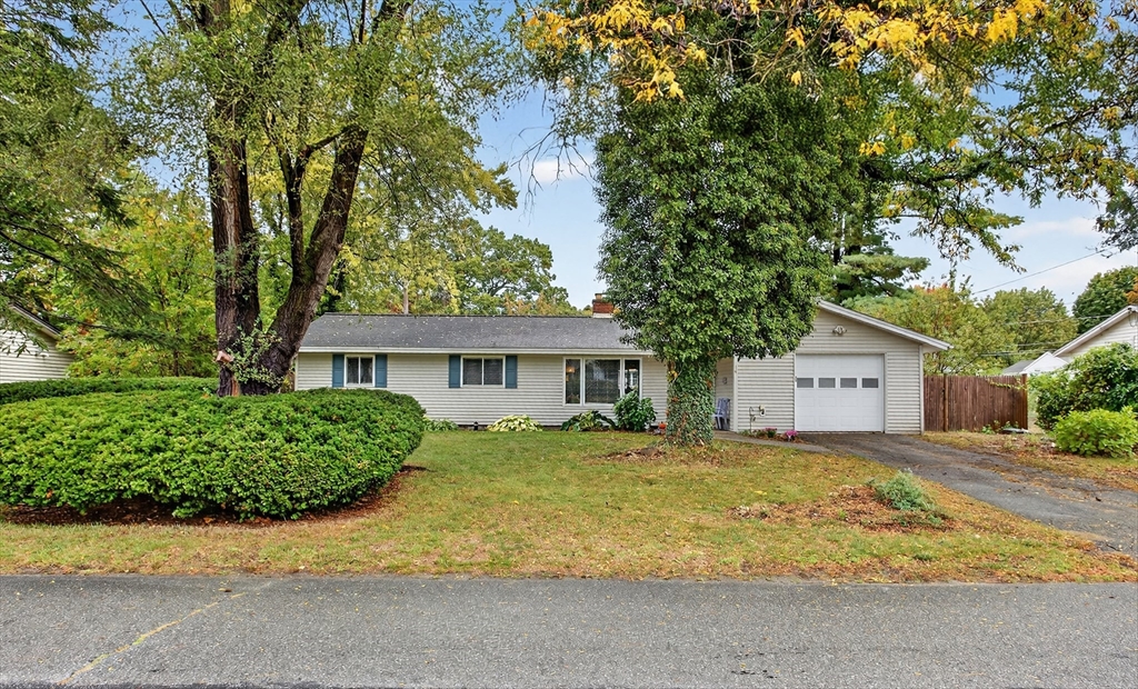 14 Paxton Road, Framingham, Massachusetts, 3 Bedrooms Bedrooms, 6 Rooms Rooms,1 BathroomBathrooms,Residential,For Sale,Paxton Road,73540251