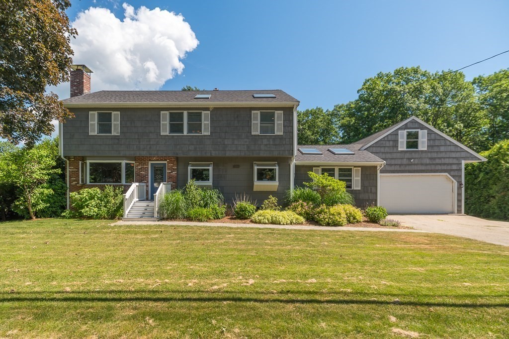 12 High St., Salisbury, Massachusetts, 4 Bedrooms Bedrooms, 8 Rooms Rooms,2 BathroomsBathrooms,Residential,For Sale,High St.,73540938