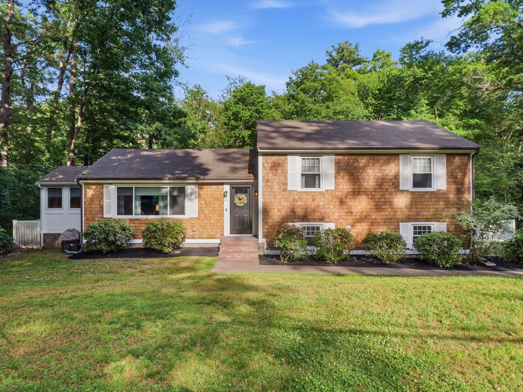 62 Juniper Rd, Andover, Massachusetts, 3 Bedrooms Bedrooms, 8 Rooms Rooms,2 BathroomsBathrooms,Residential,For Sale,Juniper Rd,73540306