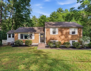 62 Juniper Rd, Andover, Massachusetts, 3 Bedrooms Bedrooms, 8 Rooms Rooms,2 BathroomsBathrooms,Residential,For Sale,Juniper Rd,73540306
