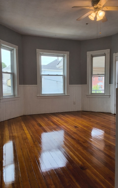 263 Fountain St, Fall River, Massachusetts, 2 Bedrooms Bedrooms, 3 Rooms Rooms,1 BathroomBathrooms,Residential Lease,For Rent,Fountain St,73540947