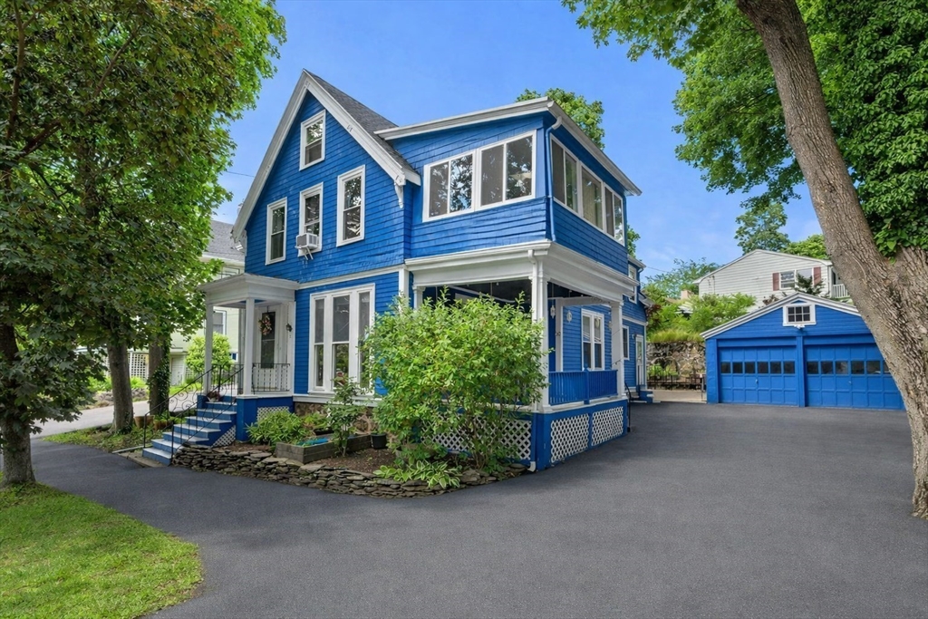 9 Sheridan Road, Swampscott, Massachusetts, 4 Bedrooms Bedrooms, 10 Rooms Rooms,2 BathroomsBathrooms,Residential,For Sale,Sheridan Road,73540434