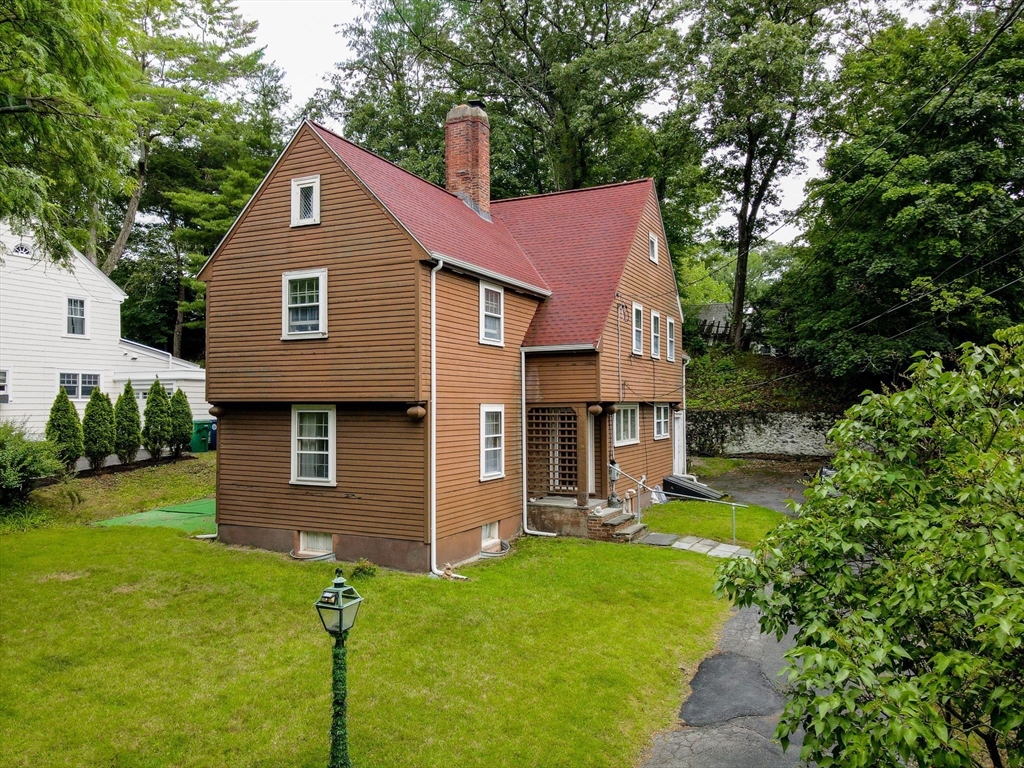 39 Holman Rd, Newton, Massachusetts, 5 Bedrooms Bedrooms, 9 Rooms Rooms,2.5 BathroomsBathrooms,Residential,For Sale,Holman Rd,73540949