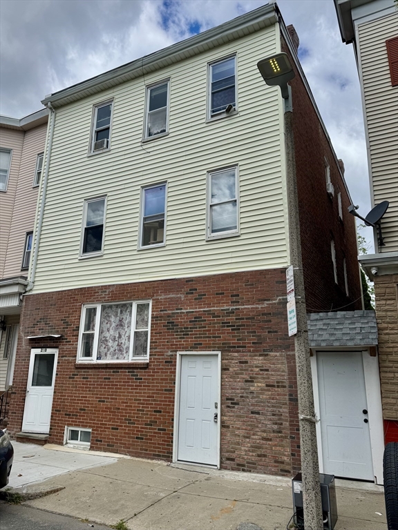 230 Havre Street, Boston, Massachusetts, 3 Bedrooms Bedrooms, 5 Rooms Rooms,1 BathroomBathrooms,Residential Lease,For Rent,Havre Street,73540772