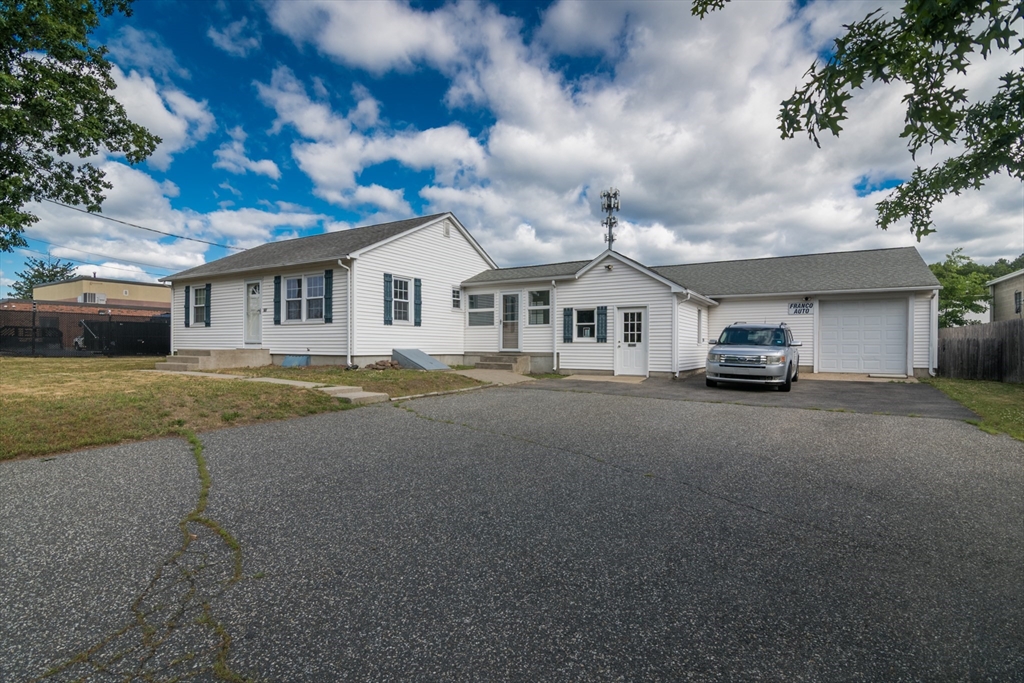 248 Laconia Street, Springfield, Massachusetts, 3 Bedrooms Bedrooms, 6 Rooms Rooms,1.5 BathroomsBathrooms,Residential,For Sale,Laconia Street,73540557