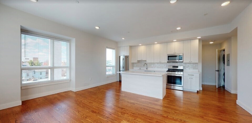 1 Everett St., Boston, Massachusetts, 2 Bedrooms Bedrooms, 5 Rooms Rooms,2 BathroomsBathrooms,Residential Lease,For Rent,Everett St.,73540951