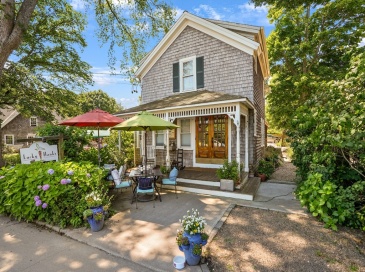 218 Upper Main Street, Edgartown, Massachusetts, 1 Bedroom Bedrooms, 5 Rooms Rooms,1.5 BathroomsBathrooms,Residential,For Sale,Upper Main Street,73540958