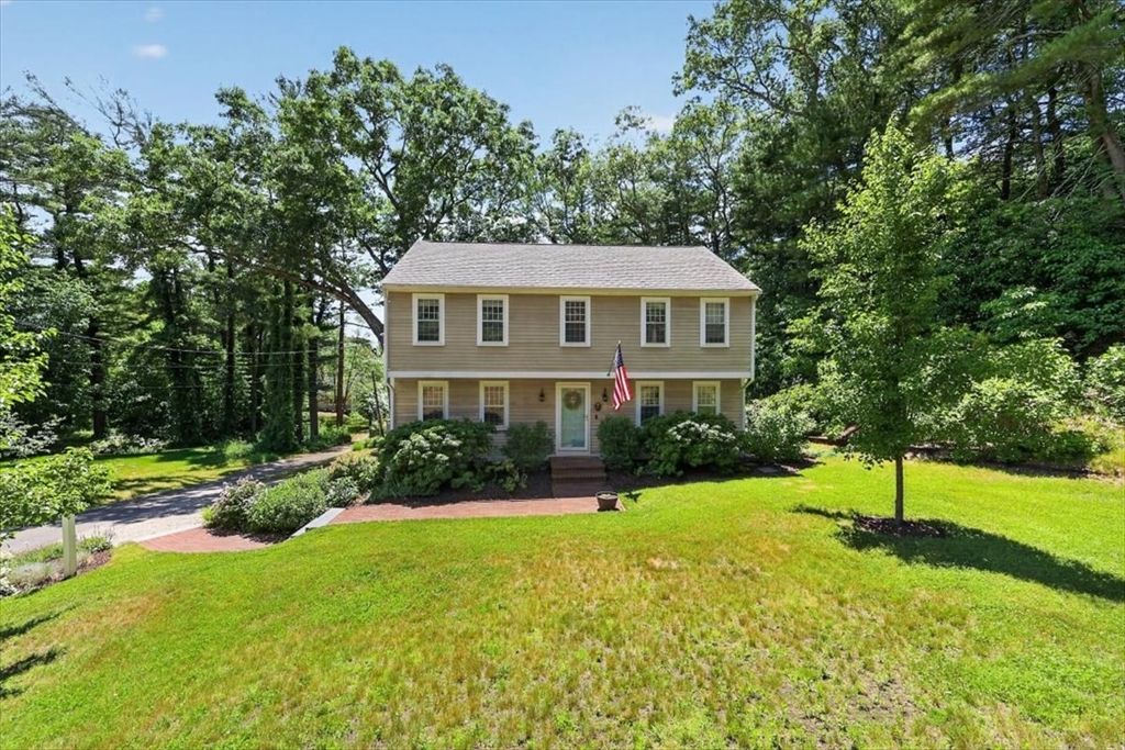 87 Duck Hill Rd, Duxbury, Massachusetts, 4 Bedrooms Bedrooms, 8 Rooms Rooms,2.5 BathroomsBathrooms,Residential,For Sale,Duck Hill Rd,73540786