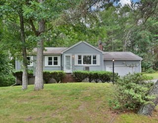 2 Sunset Dr., Burlington, Massachusetts, 3 Bedrooms Bedrooms, 5 Rooms Rooms,2 BathroomsBathrooms,Residential,For Sale,Sunset Dr.,73540970