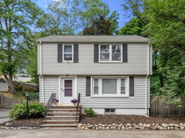 105 Pine Ridge Rd, Medford, Massachusetts, 3 Bedrooms Bedrooms, 7 Rooms Rooms,1.5 BathroomsBathrooms,Residential,For Sale,Pine Ridge Rd,73540333
