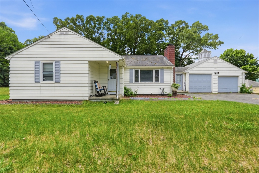 23 Smith St, Chicopee, Massachusetts, 3 Bedrooms Bedrooms, 6 Rooms Rooms,2 BathroomsBathrooms,Residential,For Sale,Smith St,73540648
