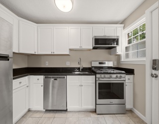 514 Cold Spring Ave, West Springfield, Massachusetts, 2 Bedrooms Bedrooms, 5 Rooms Rooms,1 BathroomBathrooms,Residential,For Sale,Cold Spring Ave,73540980