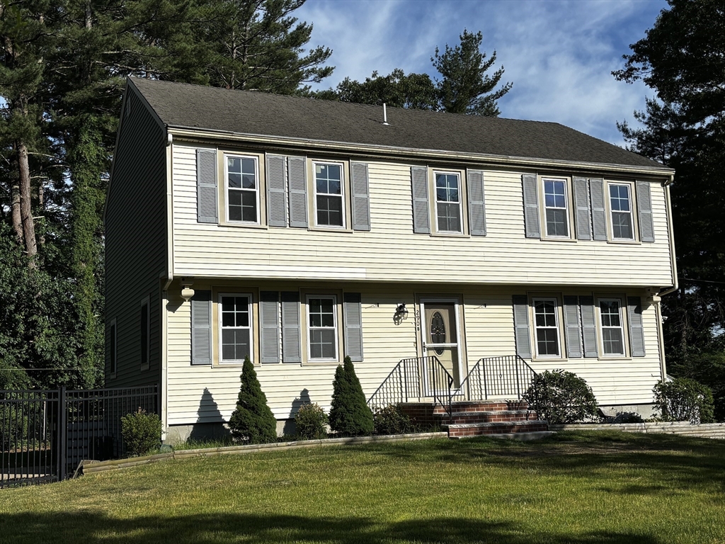 290 Center St, Pembroke, Massachusetts, 4 Bedrooms Bedrooms, 8 Rooms Rooms,2.5 BathroomsBathrooms,Residential,For Sale,Center St,73540976