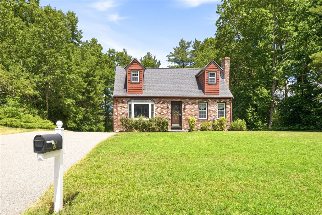 3 Drone Rd, Walpole, Massachusetts, 3 Bedrooms Bedrooms, 7 Rooms Rooms,2 BathroomsBathrooms,Residential,For Sale,Drone Rd,73540981