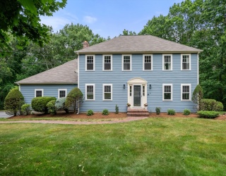 14 Harnden Road, Foxboro, Massachusetts, 4 Bedrooms Bedrooms, 14 Rooms Rooms,3.5 BathroomsBathrooms,Residential,For Sale,Harnden Road,73540961