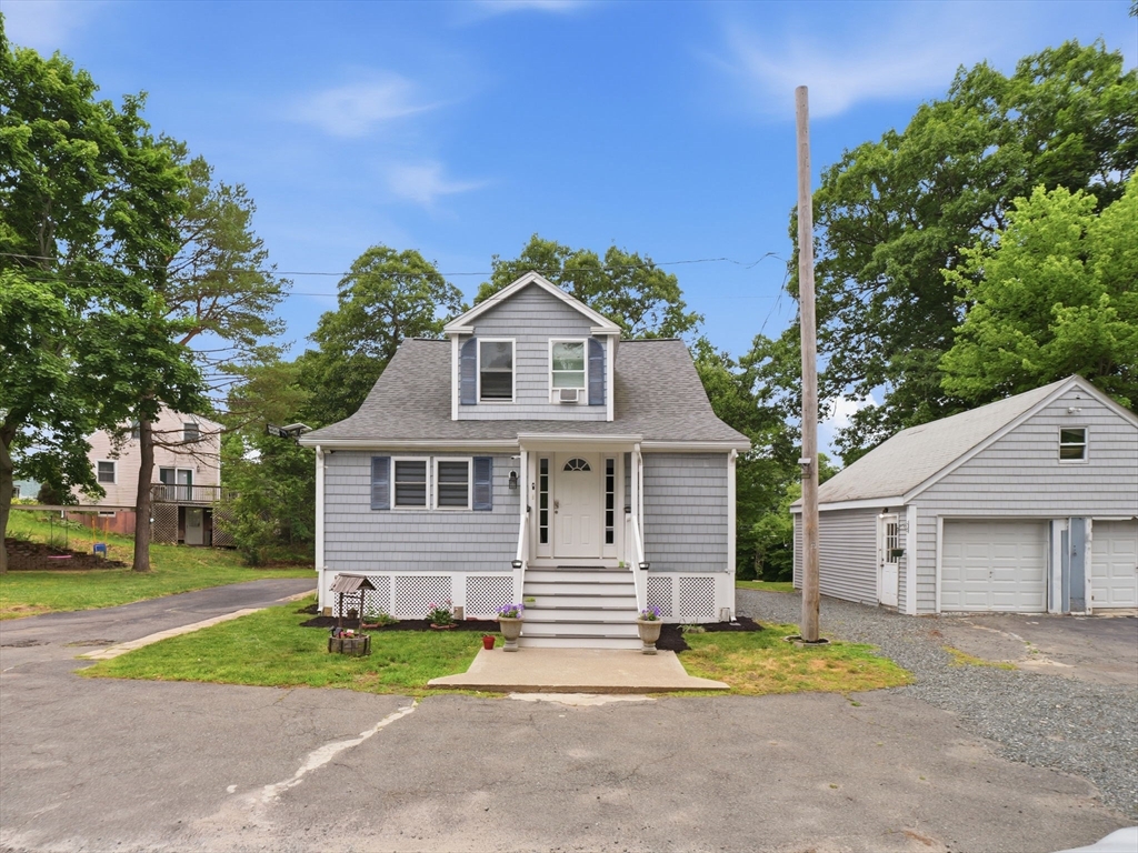 20 Burrill St, Saugus, Massachusetts, 4 Bedrooms Bedrooms, 7 Rooms Rooms,2 BathroomsBathrooms,Residential,For Sale,Burrill St,73540485
