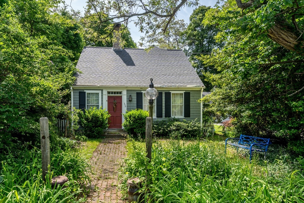228 Phinneys Ln, Barnstable, Massachusetts, 3 Bedrooms Bedrooms, 8 Rooms Rooms,2 BathroomsBathrooms,Residential,For Sale,Phinneys Ln,73540469
