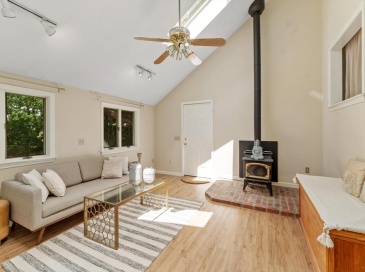 45 Grandview Rd, Arlington, Massachusetts, 3 Bedrooms Bedrooms, 8 Rooms Rooms,2 BathroomsBathrooms,Residential,For Sale,Grandview Rd,73540667