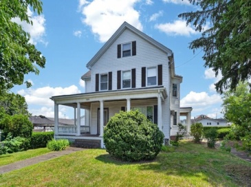 325 Malden St, Revere, Massachusetts, 4 Bedrooms Bedrooms, 9 Rooms Rooms,3 BathroomsBathrooms,Residential Income,For Sale,Malden St,73540996