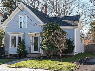 62 Washington Ave, Natick, Massachusetts, 3 Bedrooms Bedrooms, 7 Rooms Rooms,1.5 BathroomsBathrooms,Residential,For Sale,Washington Ave,73540511