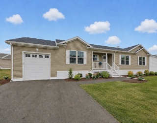 121 East Washington Street, North Attleboro, Massachusetts, 2 Bedrooms Bedrooms, 6 Rooms Rooms,2 BathroomsBathrooms,Residential,For Sale,East Washington Street,73540697