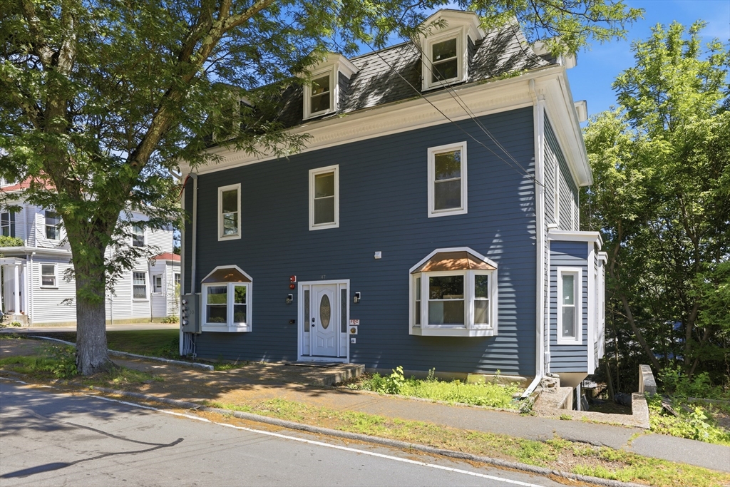 47 Newtonville Ave, Newton, Massachusetts, 2 Bedrooms Bedrooms, 5 Rooms Rooms,1 BathroomBathrooms,Residential,For Sale,Newtonville Ave,73540801