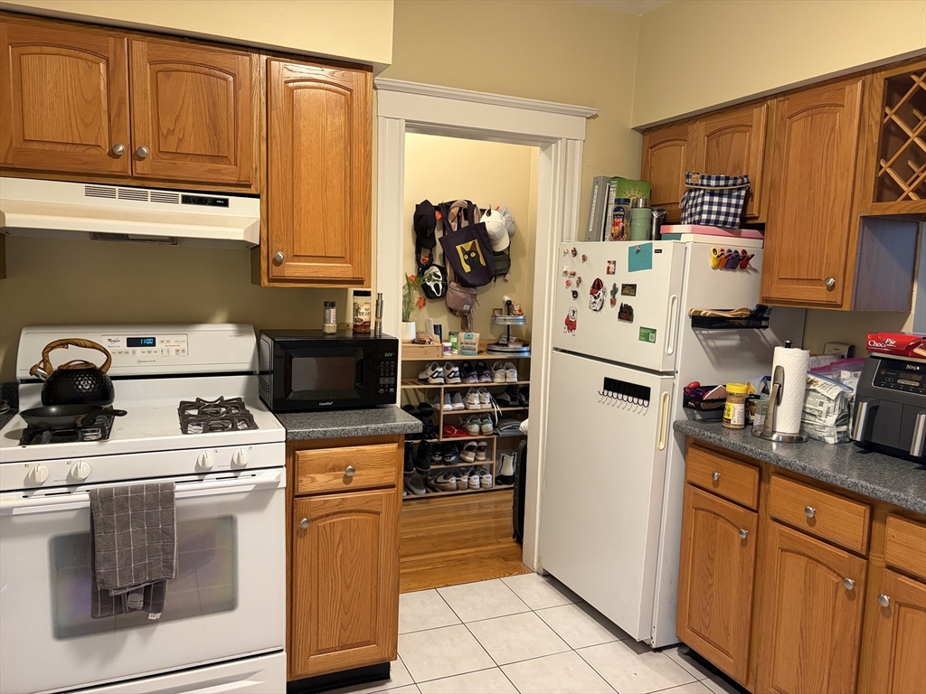 1758 Commonwealth Ave, Boston, Massachusetts, 1 Bedroom Bedrooms, 3 Rooms Rooms,1 BathroomBathrooms,Residential Lease,For Rent,Commonwealth Ave,73541015