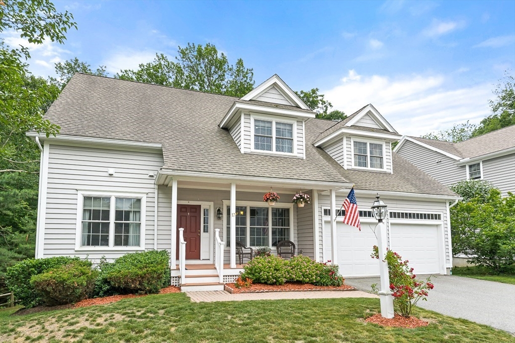17 Hepatica Drive, North Andover, Massachusetts, 4 Bedrooms Bedrooms, 9 Rooms Rooms,3.5 BathroomsBathrooms,Residential,For Sale,Hepatica Drive,73540975