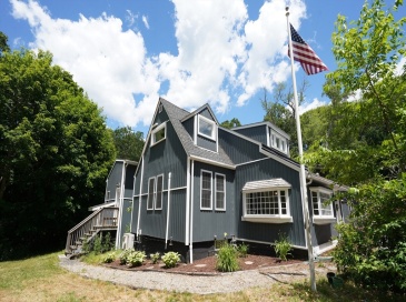 690 Taunton Ave, Seekonk, Massachusetts, 3 Bedrooms Bedrooms, 8 Rooms Rooms,2.5 BathroomsBathrooms,Residential,For Sale,Taunton Ave,73540579