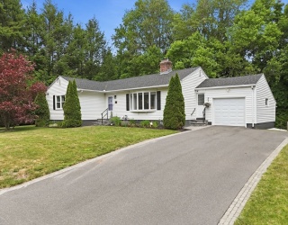 75 Adrian Ave, West Springfield, Massachusetts, 3 Bedrooms Bedrooms, 5 Rooms Rooms,1 BathroomBathrooms,Residential,For Sale,Adrian Ave,73540669