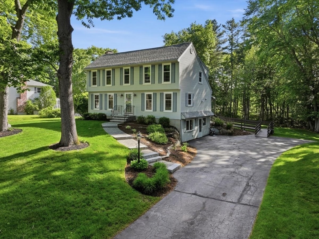 7 Brookside Court, Methuen, Massachusetts, 4 Bedrooms Bedrooms, 6 Rooms Rooms,3.5 BathroomsBathrooms,Residential,For Sale,Brookside Court,73539004