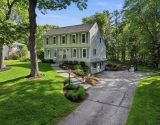 7 Brookside Court, Methuen, Massachusetts, 4 Bedrooms Bedrooms, 6 Rooms Rooms,3.5 BathroomsBathrooms,Residential,For Sale,Brookside Court,73539004
