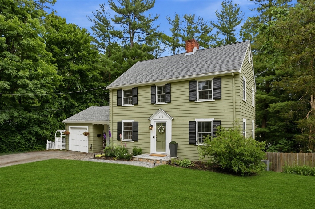 377 Pearl St, Reading, Massachusetts, 3 Bedrooms Bedrooms, 7 Rooms Rooms,1.5 BathroomsBathrooms,Residential,For Sale,Pearl St,73540167