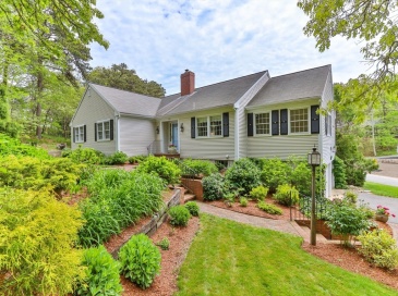 240 Riverview Drive, Chatham, Massachusetts, 3 Bedrooms Bedrooms, 7 Rooms Rooms,2 BathroomsBathrooms,Residential,For Sale,Riverview Drive,73540467