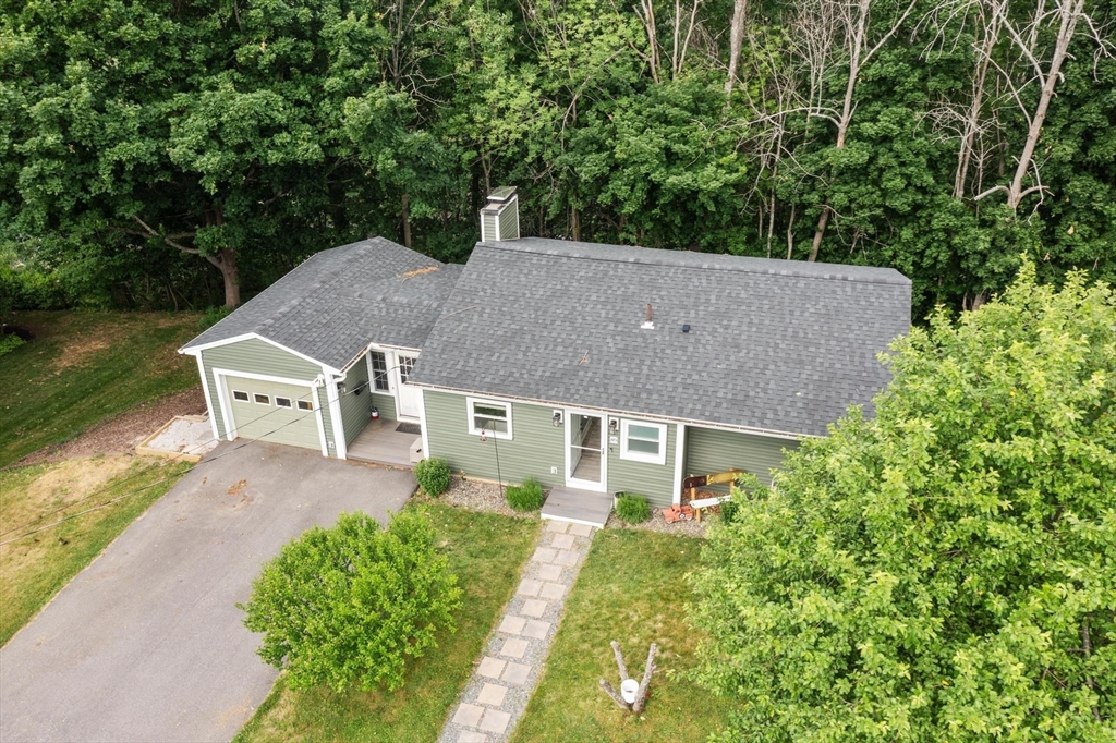 89 Jonathan St, Gardner, Massachusetts, 2 Bedrooms Bedrooms, 4 Rooms Rooms,1.5 BathroomsBathrooms,Residential,For Sale,Jonathan St,73539489