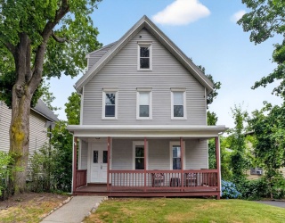 67 Florence St, Boston, Massachusetts, 3 Bedrooms Bedrooms, 6 Rooms Rooms,1 BathroomBathrooms,Residential,For Sale,Florence St,73541027