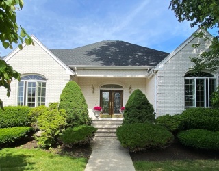 5 Concord Rd, Stoneham, Massachusetts, 3 Bedrooms Bedrooms, 7 Rooms Rooms,2 BathroomsBathrooms,Residential,For Sale,Concord Rd,73540830