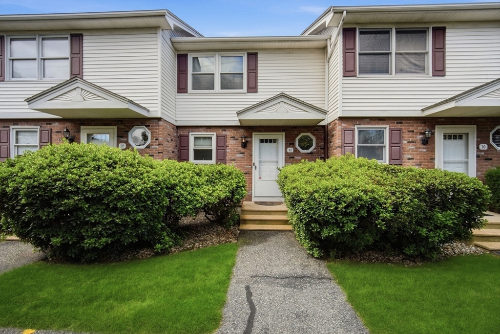 55 Empire St, Chicopee, Massachusetts, 2 Bedrooms Bedrooms, 4 Rooms Rooms,1.5 BathroomsBathrooms,Residential,For Sale,Empire St,73537134