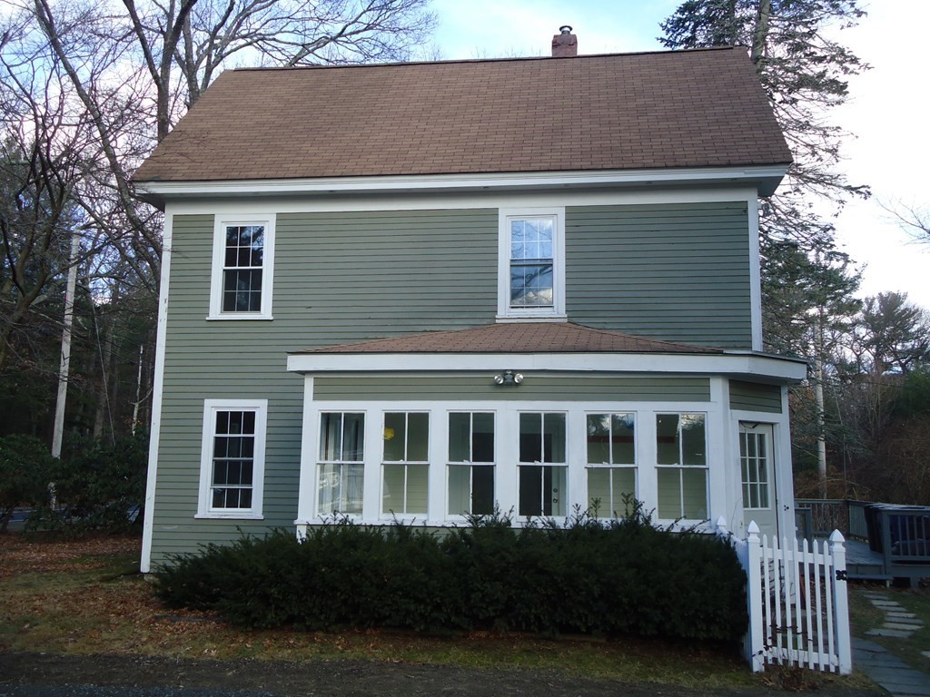 21 Pine Hill Road, Newburyport, Massachusetts, 3 Bedrooms Bedrooms, 6 Rooms Rooms,1 BathroomBathrooms,Residential Lease,For Rent,Pine Hill Road,73541064