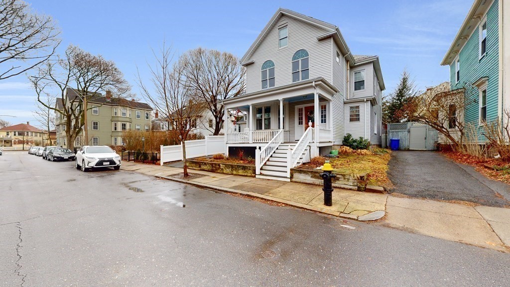 14 Holbrook St, Boston, Massachusetts, 2 Bedrooms Bedrooms, 5 Rooms Rooms,1 BathroomBathrooms,Residential Lease,For Rent,Holbrook St,73541067