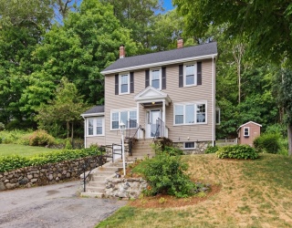 3 Myrtle Terrace, Wakefield, Massachusetts, 4 Bedrooms Bedrooms, 8 Rooms Rooms,2 BathroomsBathrooms,Residential,For Sale,Myrtle Terrace,73540625