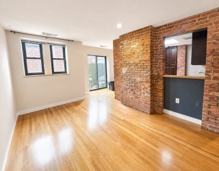 87 Gainsborough Street, Boston, Massachusetts, 2 Bedrooms Bedrooms, 4 Rooms Rooms,1 BathroomBathrooms,Residential Lease,For Rent,Gainsborough Street,73541106