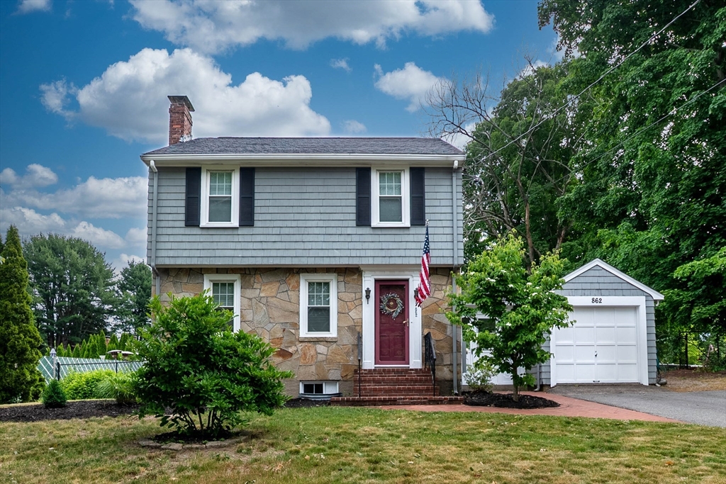 862 Pleasant Street, Canton, Massachusetts, 3 Bedrooms Bedrooms, 6 Rooms Rooms,1 BathroomBathrooms,Residential,For Sale,Pleasant Street,73541115