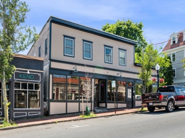 14-16-18 Friend St, Amesbury, Massachusetts, 1 Bedroom Bedrooms, 10 Rooms Rooms,2 BathroomsBathrooms,Residential Income,For Sale,Friend St,73541143