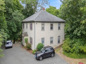 60 Vinton St, Melrose, Massachusetts, 1 Bedroom Bedrooms, 3 Rooms Rooms,1 BathroomBathrooms,Residential,For Sale,Vinton St,73540903 60 Vinton St, Melrose, Massachusetts, 1 Bedroom Bedrooms, 3 Rooms Rooms,1 BathroomBathrooms,Residential,For Sale,Vinton St,73540903