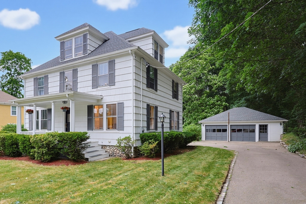 78 Franklin St, Wrentham, Massachusetts, 4 Bedrooms Bedrooms, 8 Rooms Rooms,2.5 BathroomsBathrooms,Residential,For Sale,Franklin St,73539922