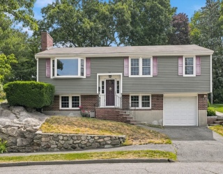 52 Oak Ridge Circle, Lynn, Massachusetts, 3 Bedrooms Bedrooms, 7 Rooms Rooms,1.5 BathroomsBathrooms,Residential,For Sale,Oak Ridge Circle,73540959